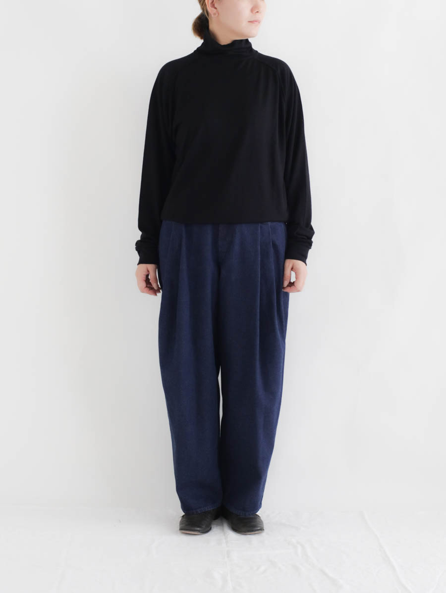 FACTORY ファクトリー 綿デニムオーバータックパンツ（インディゴ） メイン画像