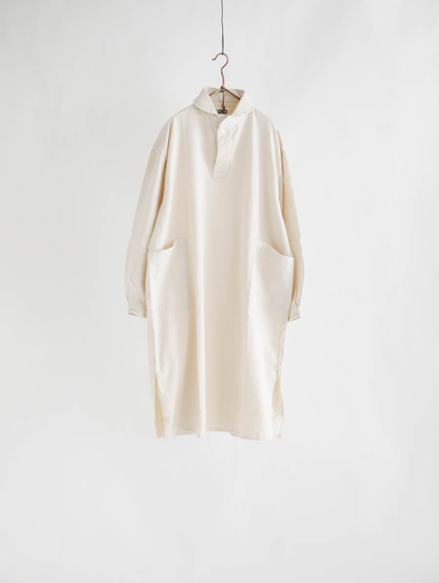 LOLOLIKE ロロライク 定番プルオーバー型ビックシャツワンピース(アイボリー) メイン画像