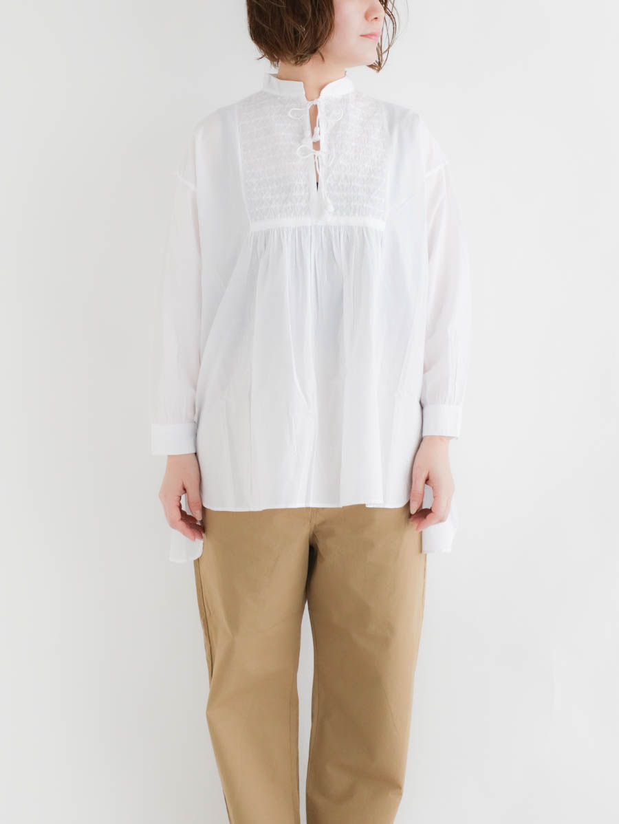 maison de soil メゾンドソイル オーガニックキャンブリックEMBチュニック（ホワイト）メイン画像