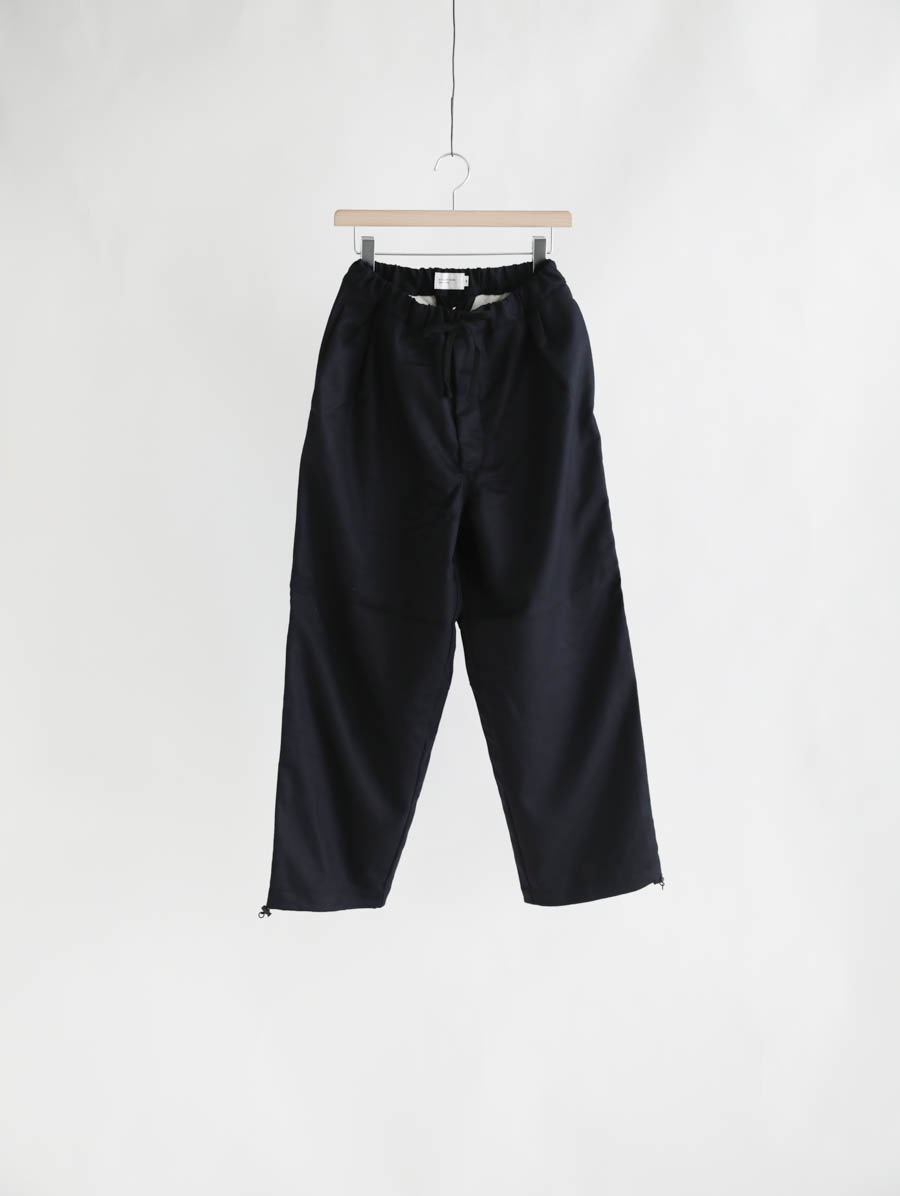 STILL BY HAND スティルバイハンド フリーアジャストウールパンツ(ブラックネイビー) メイン画像