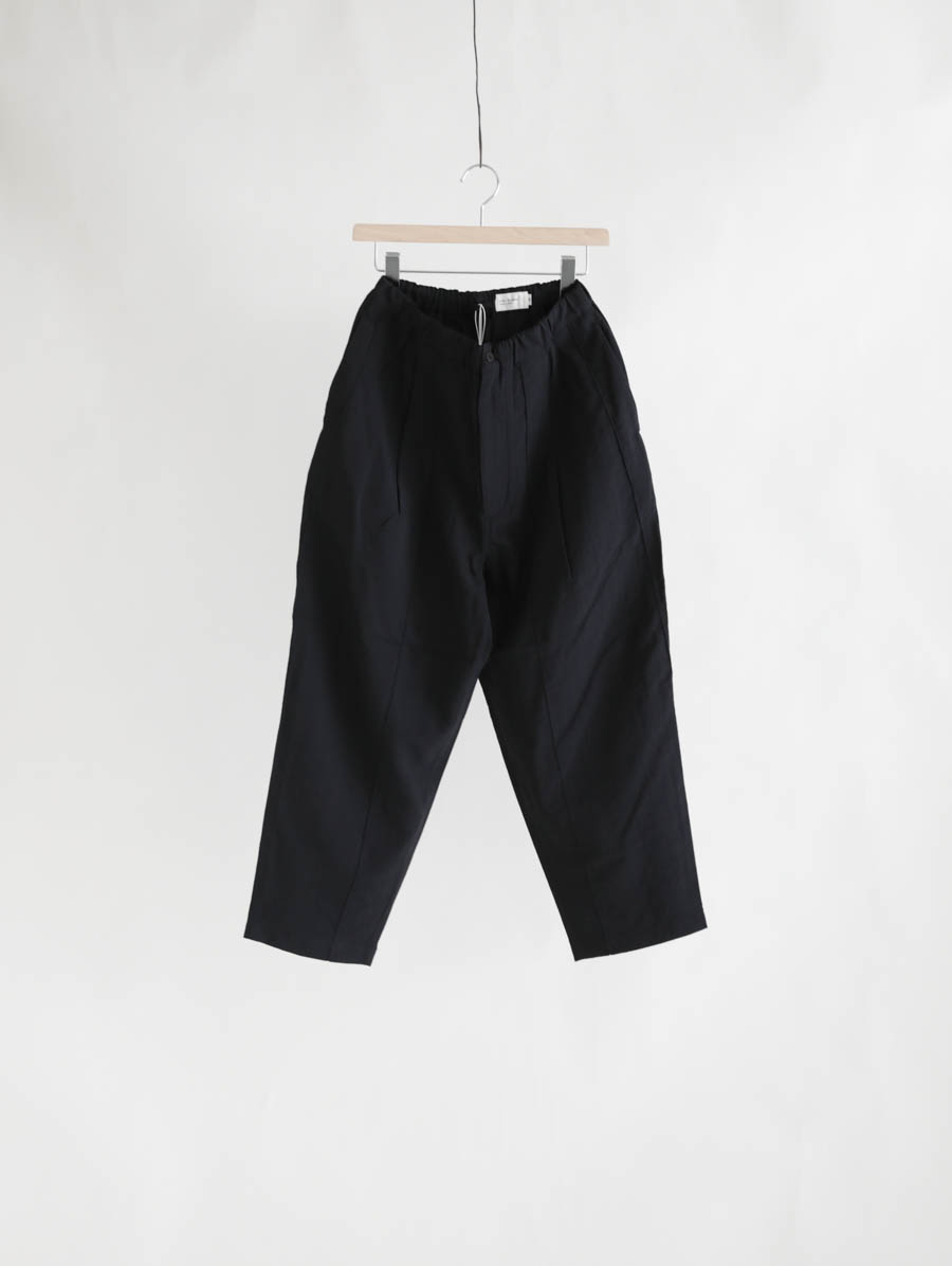 STILL BY HAND スティルバイハンド ピンタックイージーパンツ（ブラック） メイン画像
