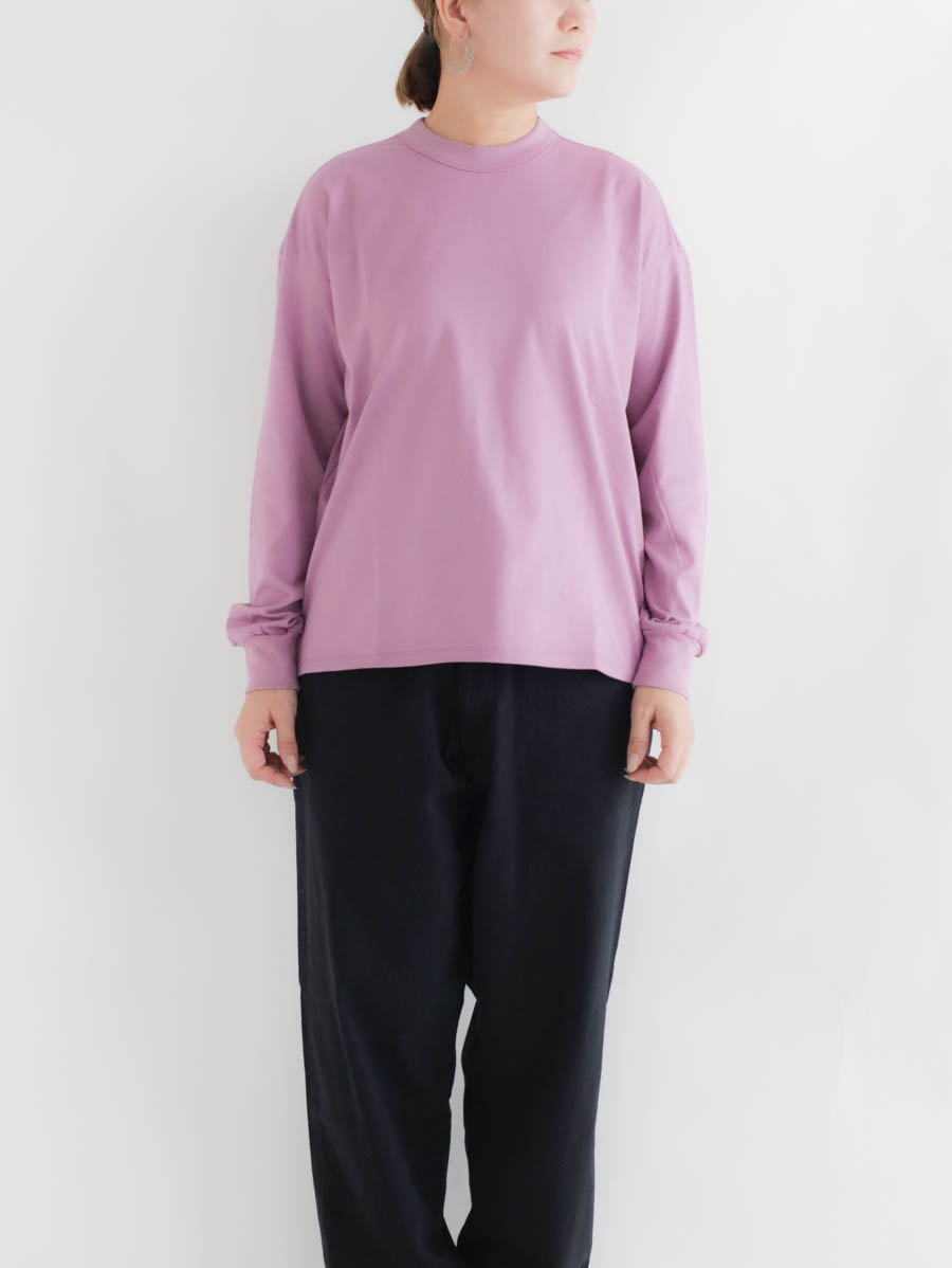 TRAVAIL MANUEL トラヴァイユマニュアル ミディ天竺バックラウンド長袖Tシャツ(ブラック) メイン画像